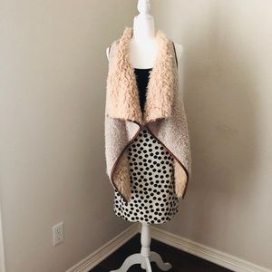 Beige Sherpa vest with faux fur lining, size L